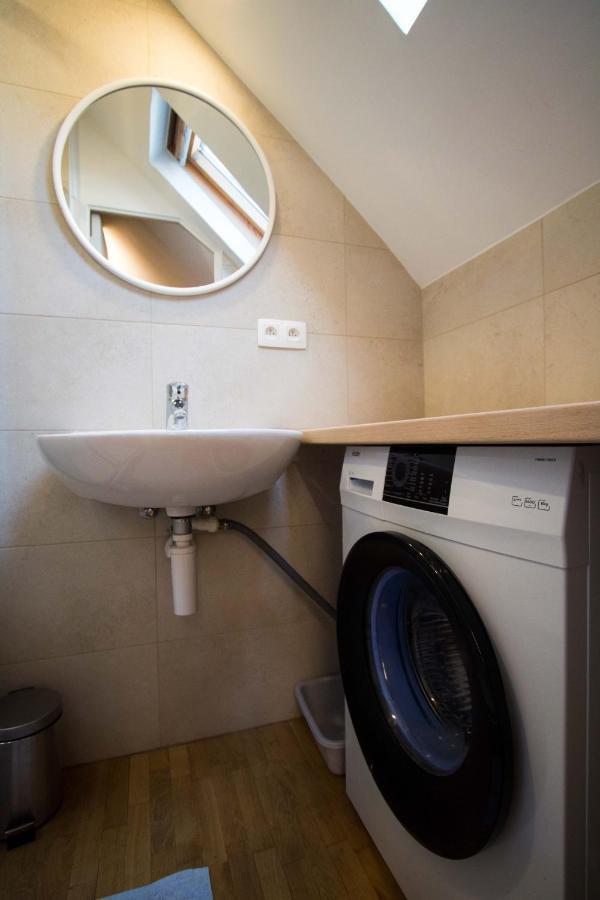 בריסל Charming Apartments Near Avenue Louise מראה חיצוני תמונה